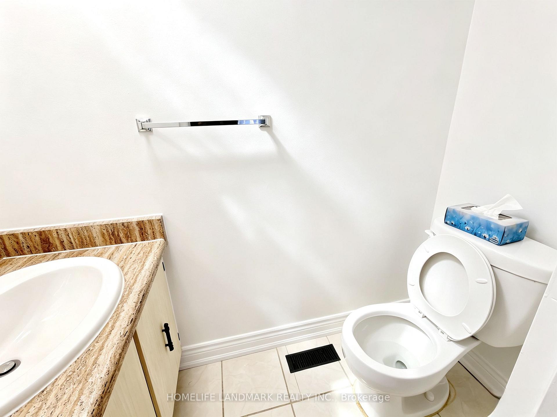 Photo 12 of 215 Bob O' Link Avenue, Vaughan, Glen Shields — HOMEH