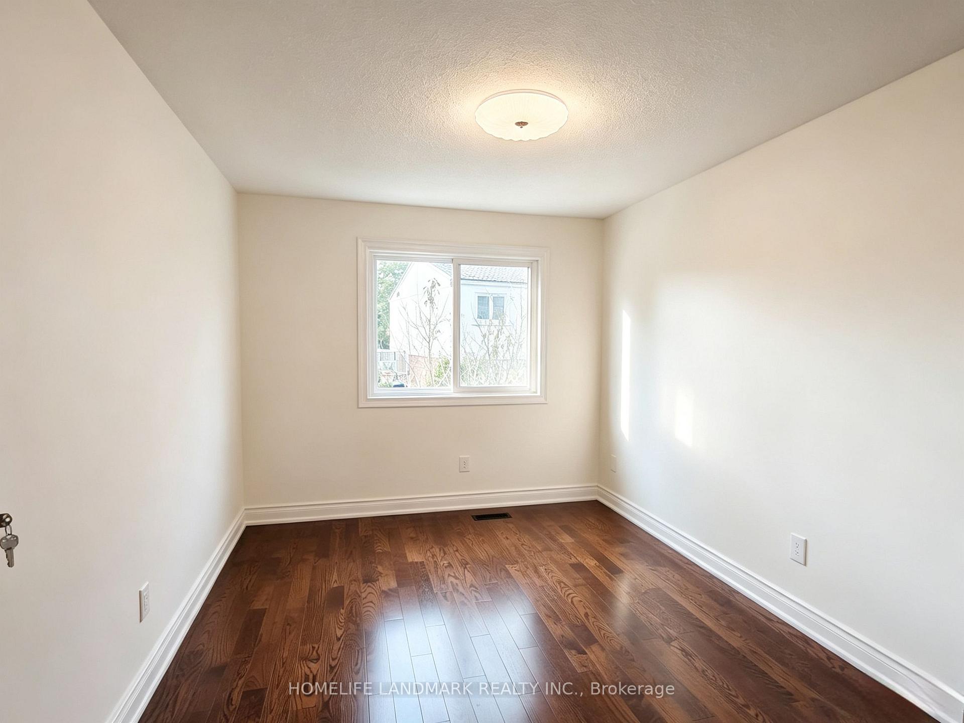 Photo 21 of 215 Bob O' Link Avenue, Vaughan, Glen Shields — HOMEH