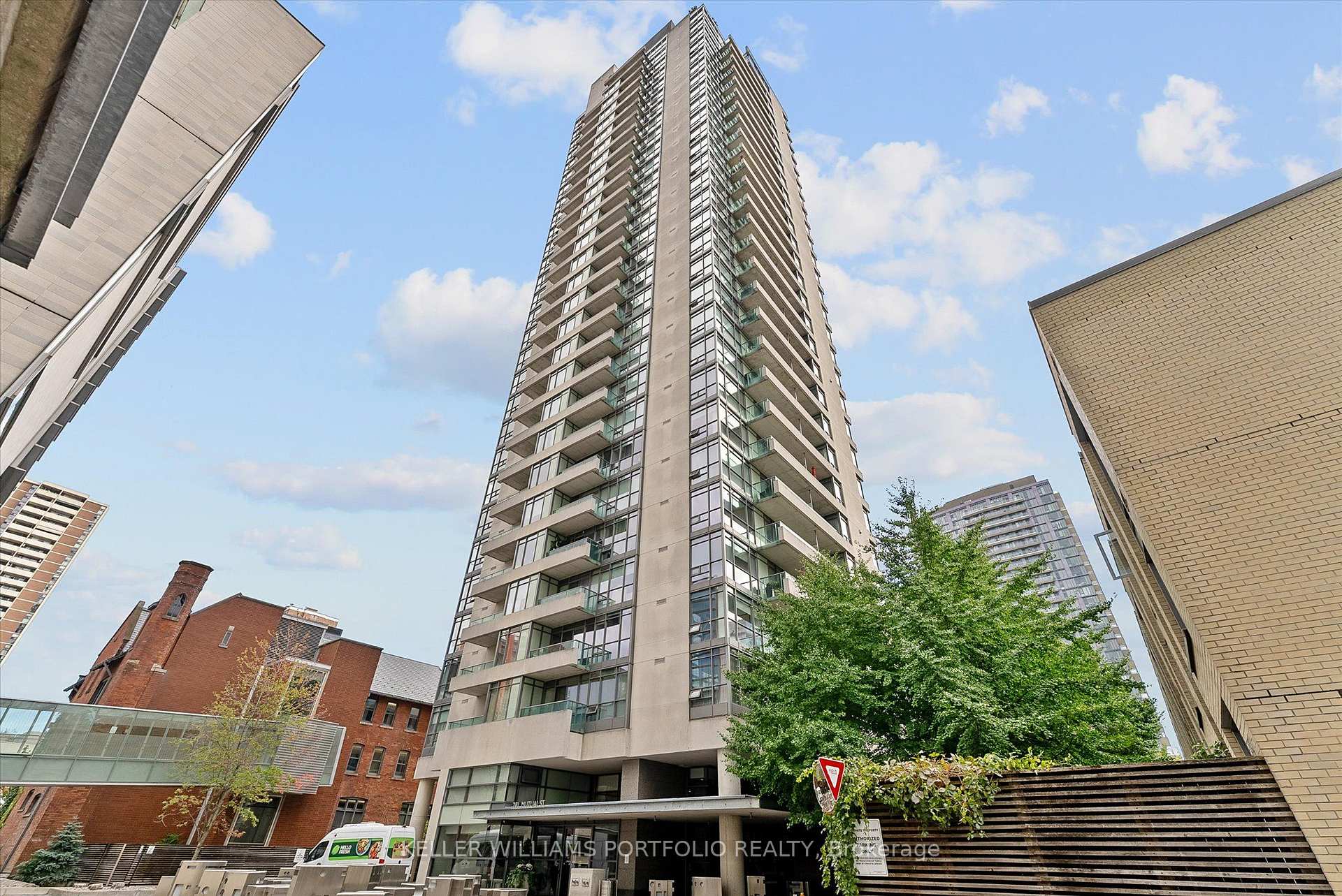 Photo 2 of Unit 1602, 281 Mutual Street, Toronto, Church-Yonge Corridor — HOMEH