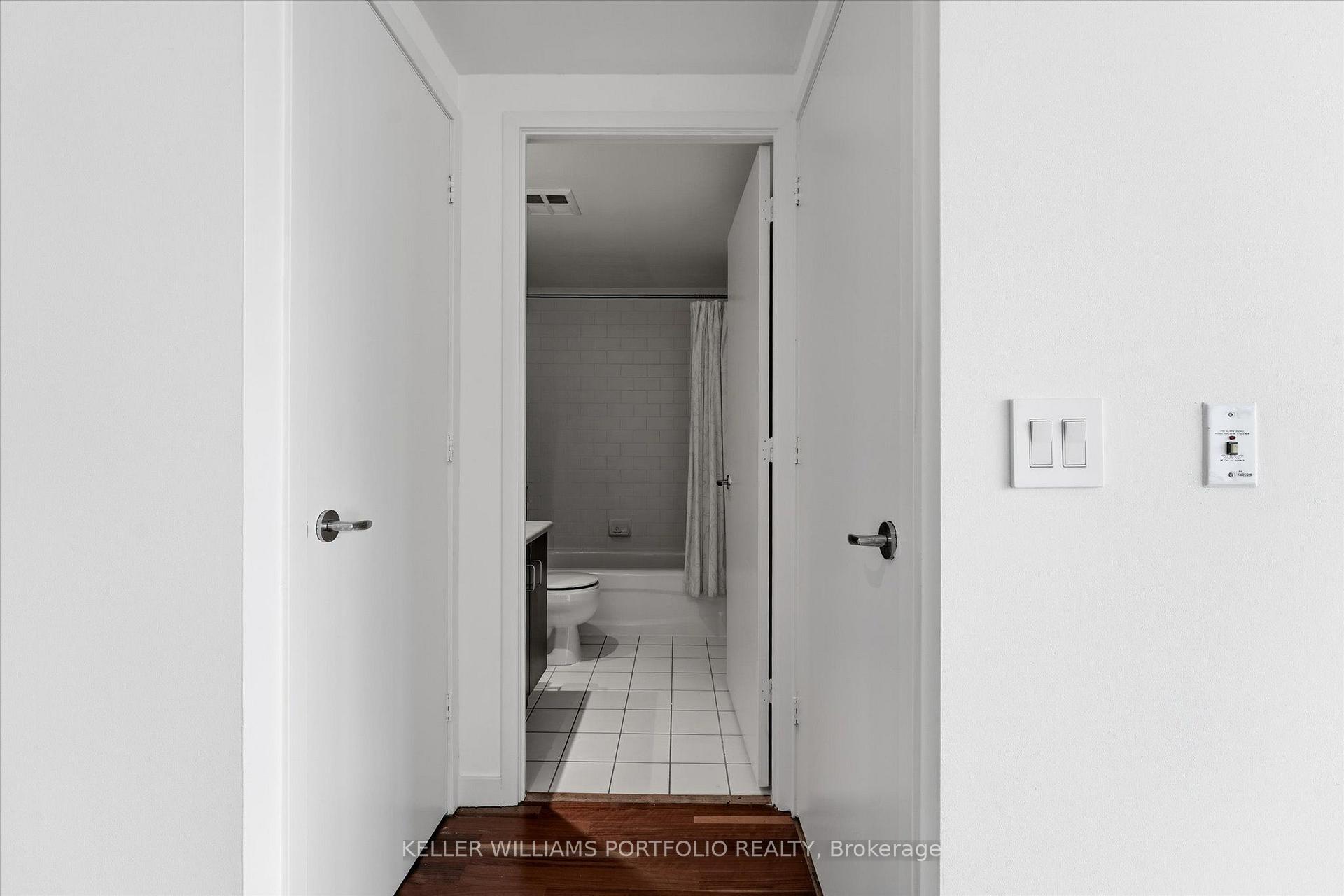 Photo 9 of Unit 1602, 281 Mutual Street, Toronto, Church-Yonge Corridor — HOMEH