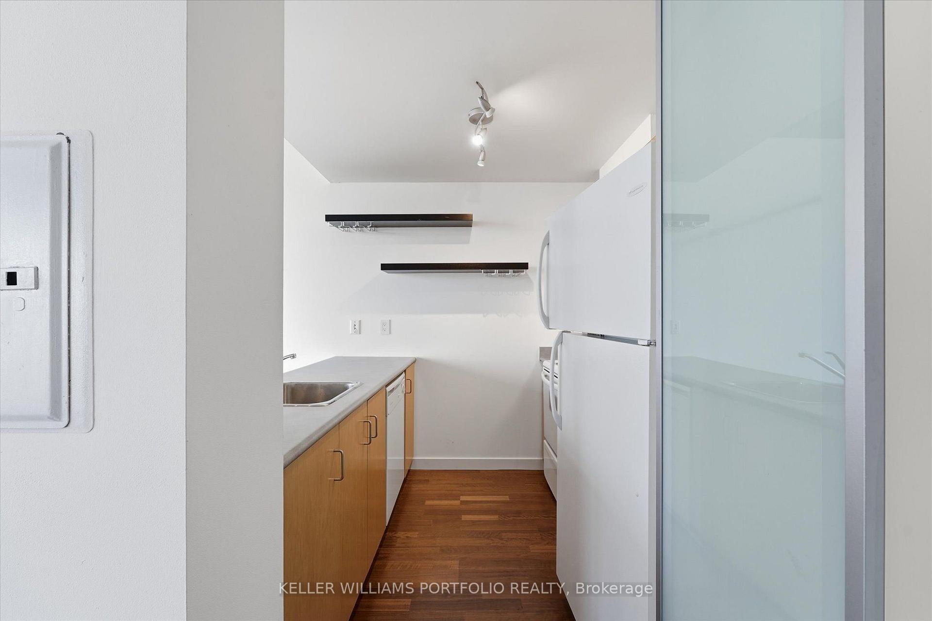 Photo 11 of Unit 1602, 281 Mutual Street, Toronto, Church-Yonge Corridor — HOMEH