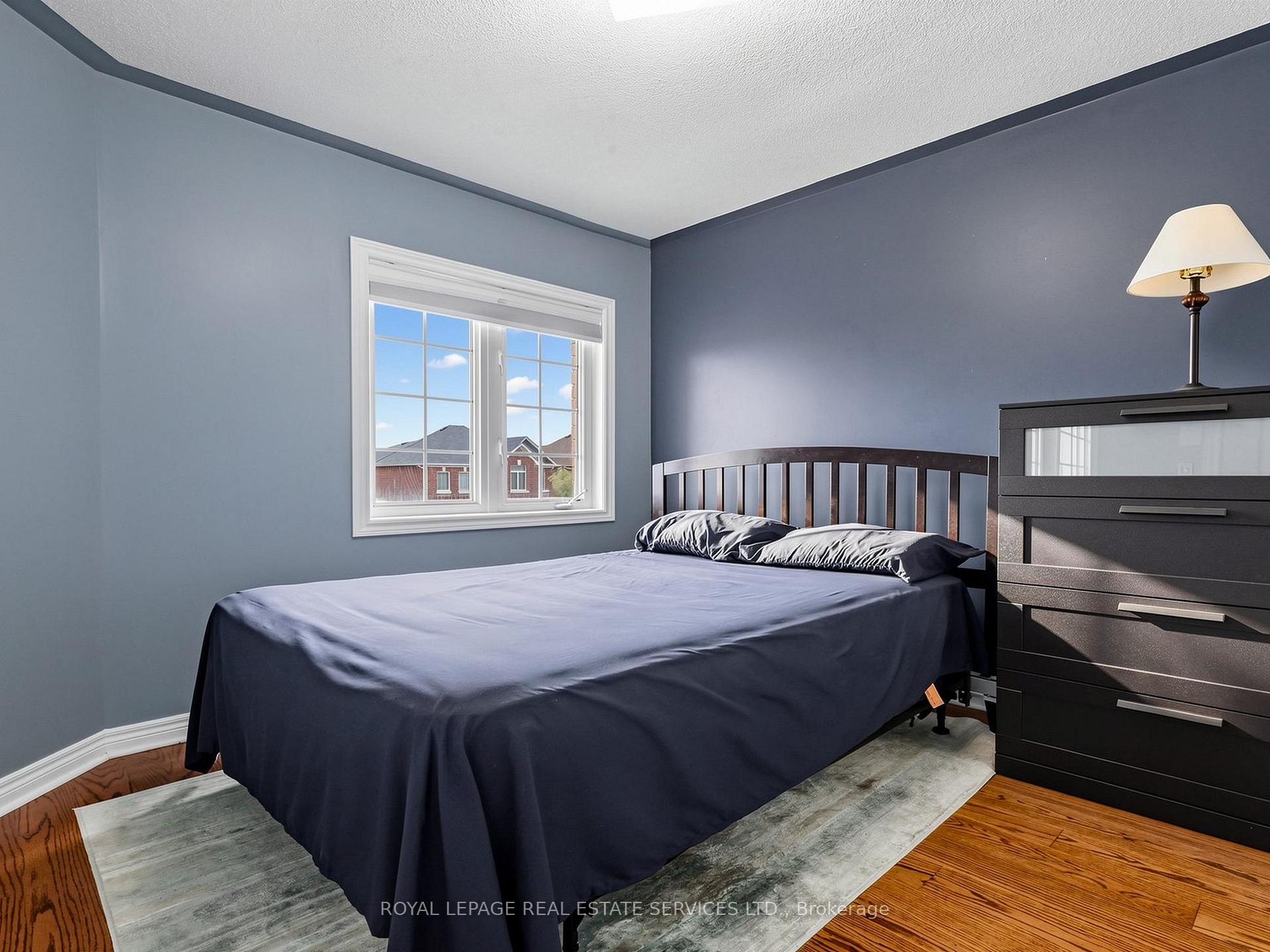 Photo 20 of 122 Juglans Crescent, Whitchurch-Stouffville, Stouffville — HOMEH