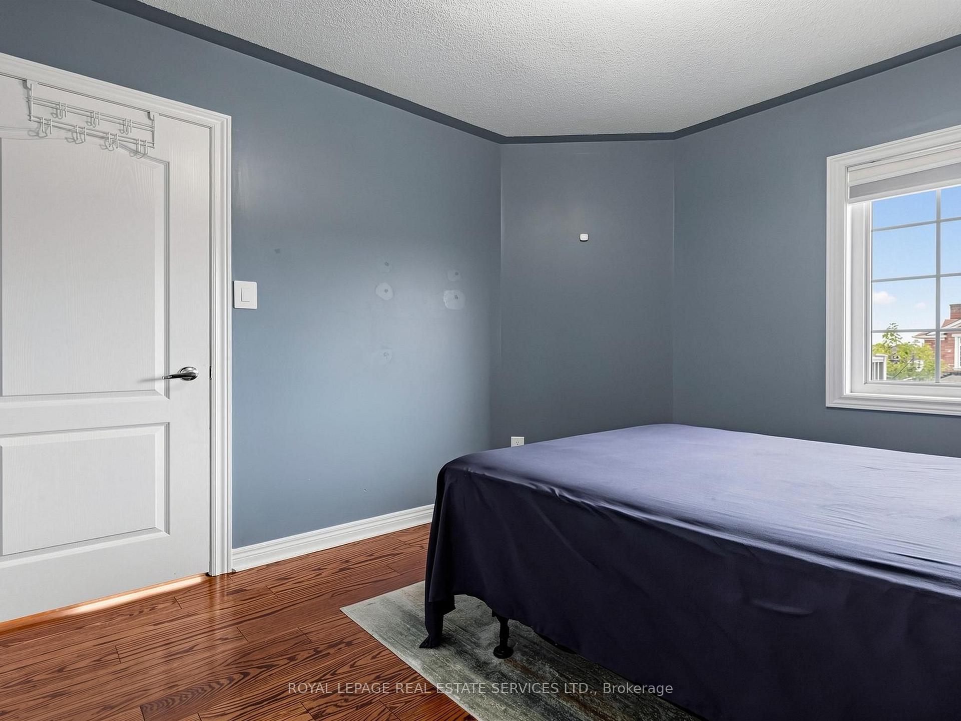 Photo 21 of 122 Juglans Crescent, Whitchurch-Stouffville, Stouffville — HOMEH