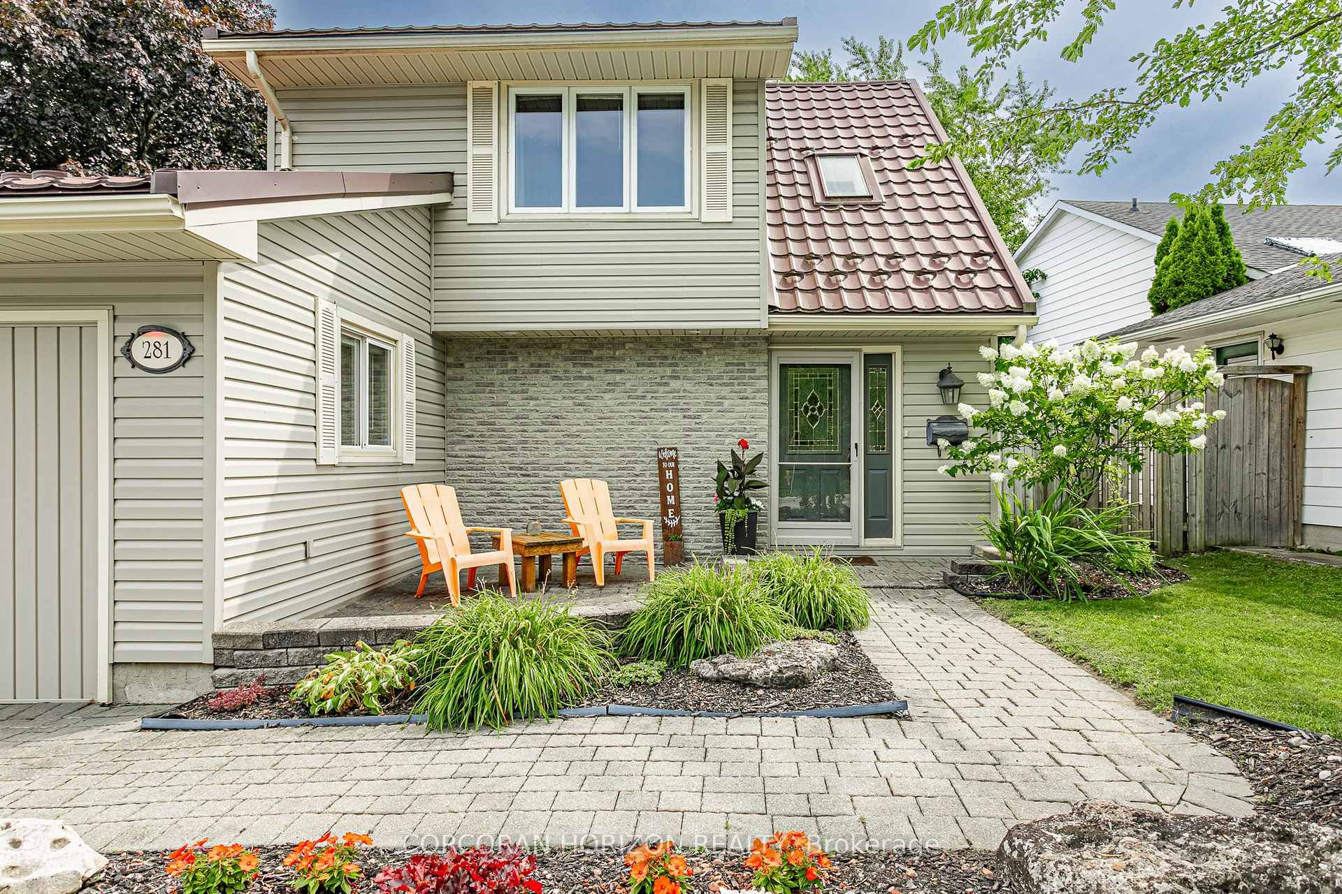 Photo 4 of 281 Blackacres Boulevard, London, North E — HOMEH