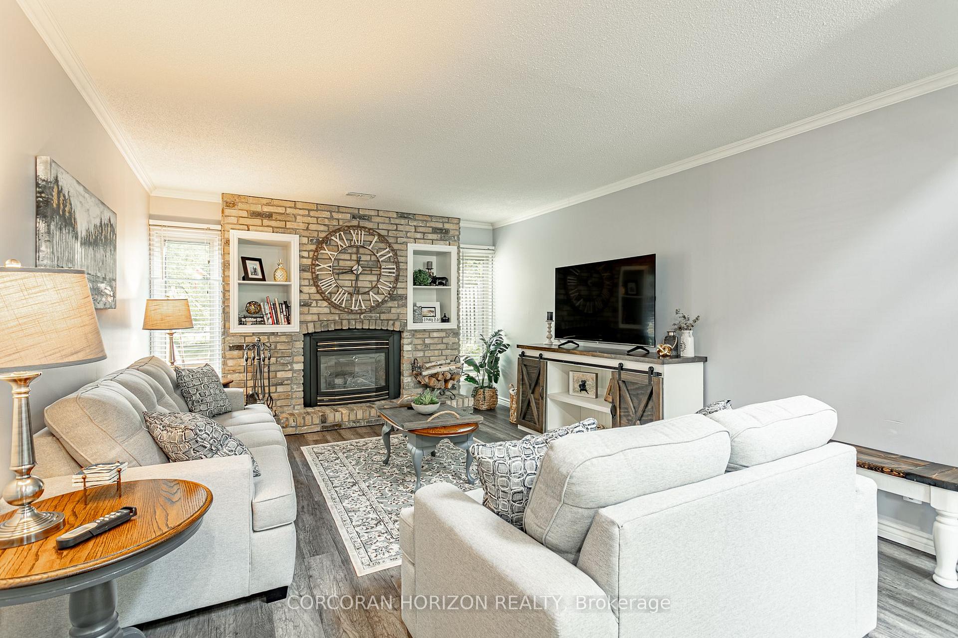 Photo 11 of 281 Blackacres Boulevard, London, North E — HOMEH