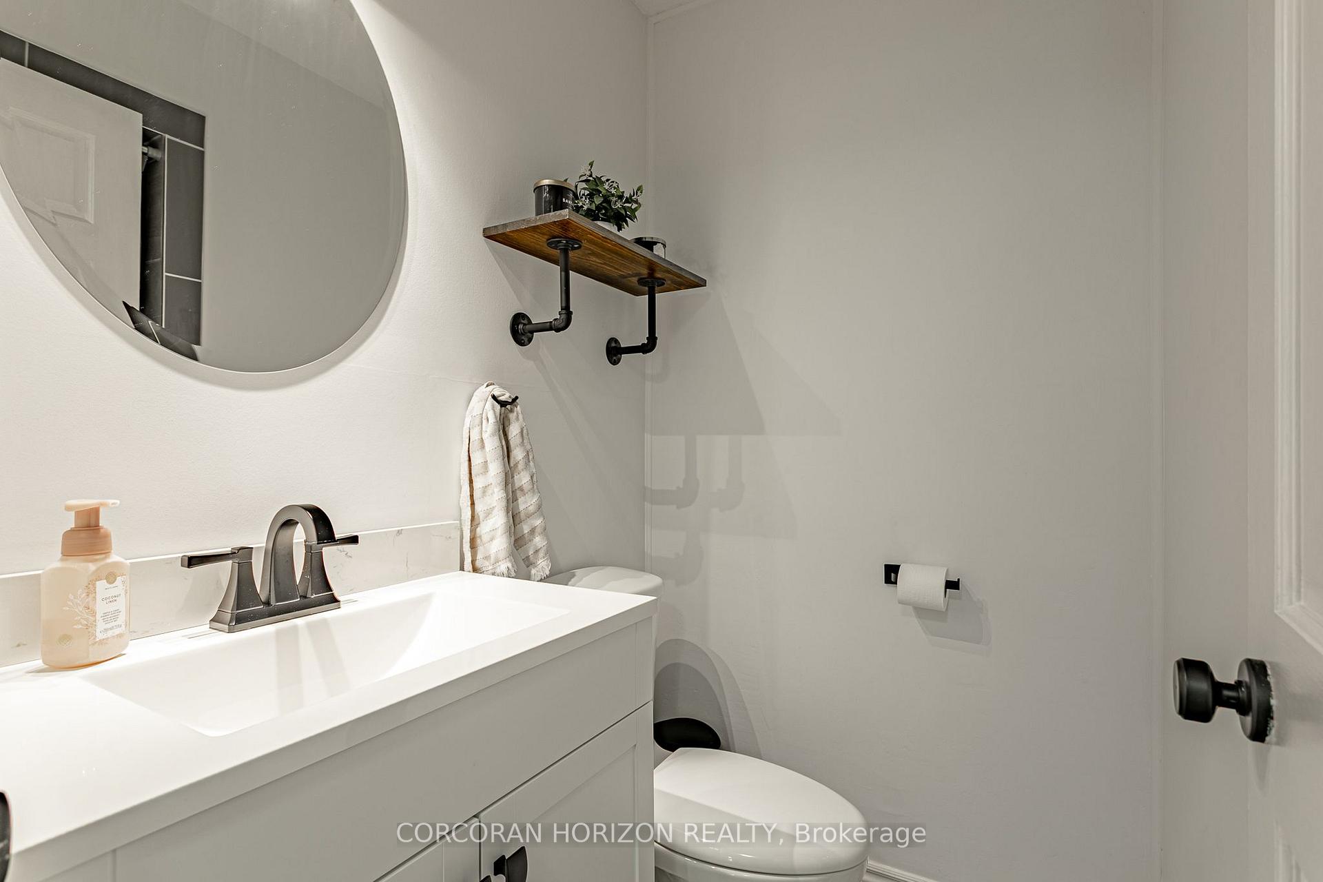 Photo 20 of 281 Blackacres Boulevard, London, North E — HOMEH