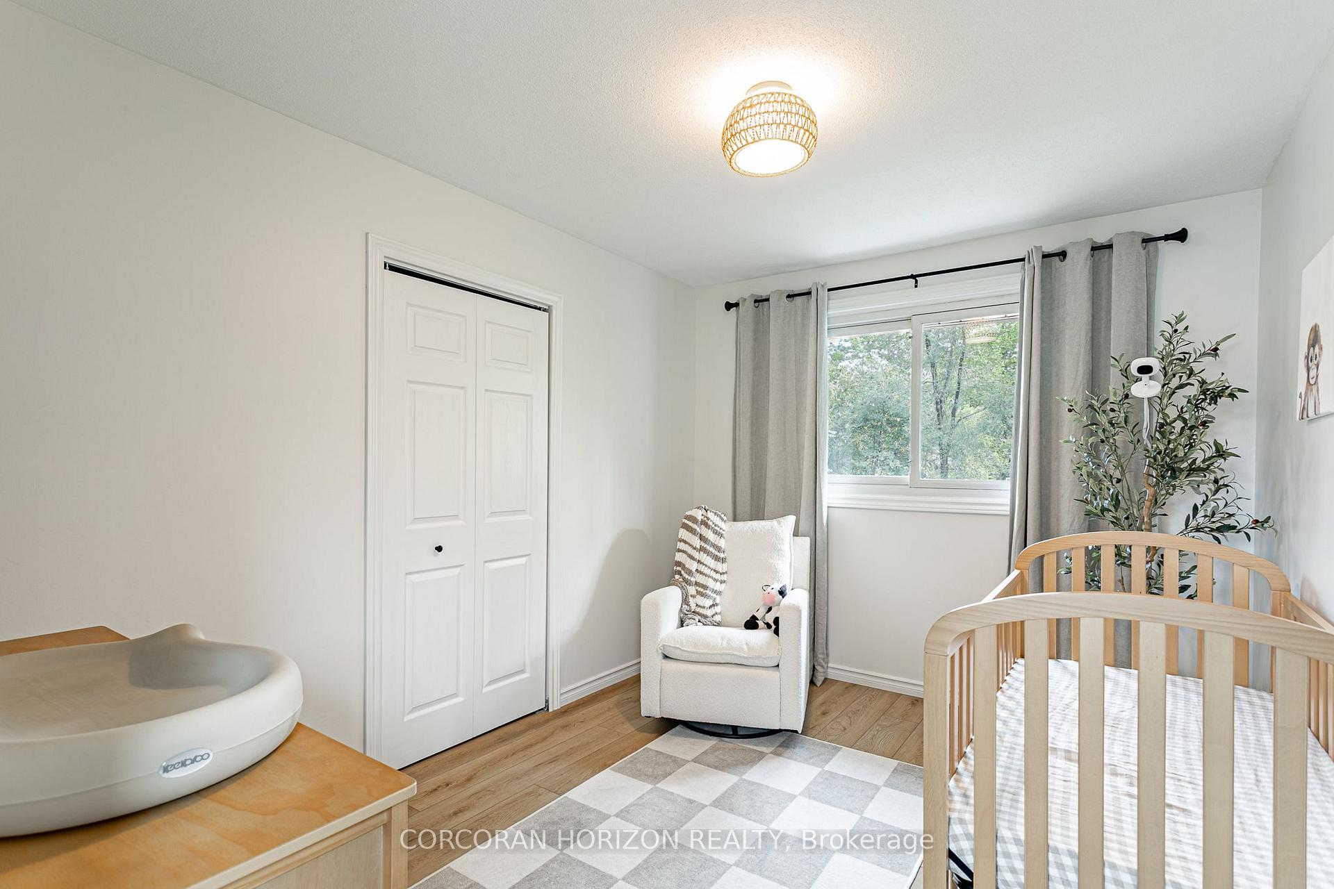 Photo 26 of 281 Blackacres Boulevard, London, North E — HOMEH