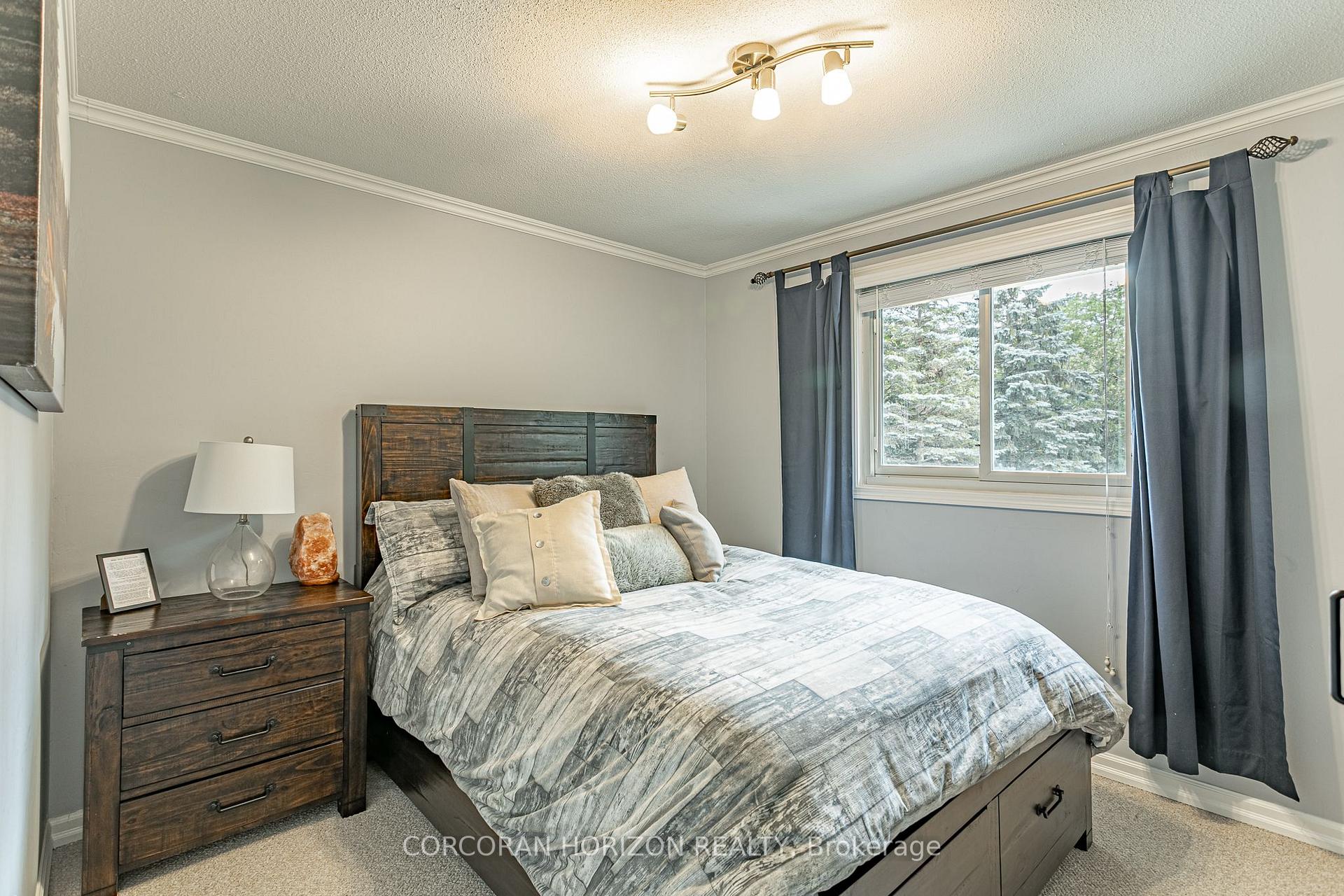 Photo 27 of 281 Blackacres Boulevard, London, North E — HOMEH