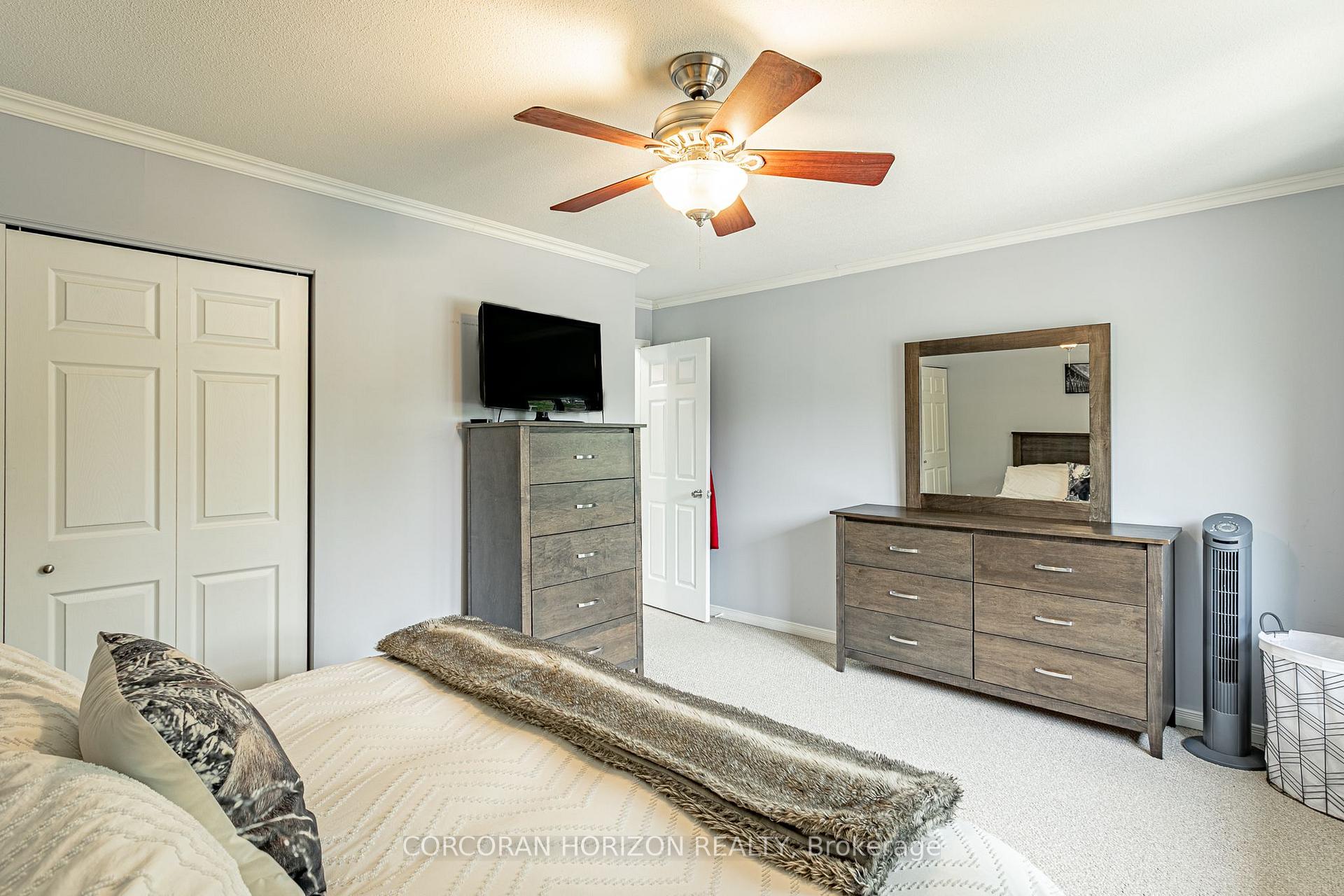 Photo 29 of 281 Blackacres Boulevard, London, North E — HOMEH