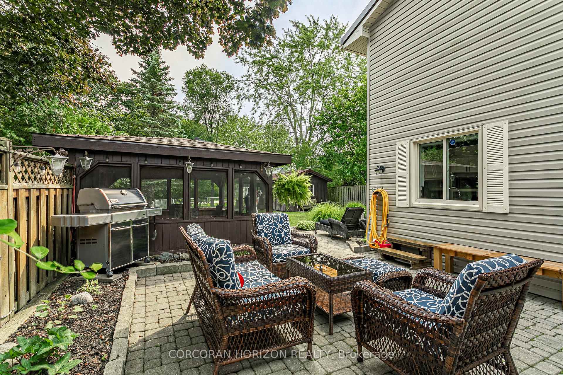 Photo 40 of 281 Blackacres Boulevard, London, North E — HOMEH