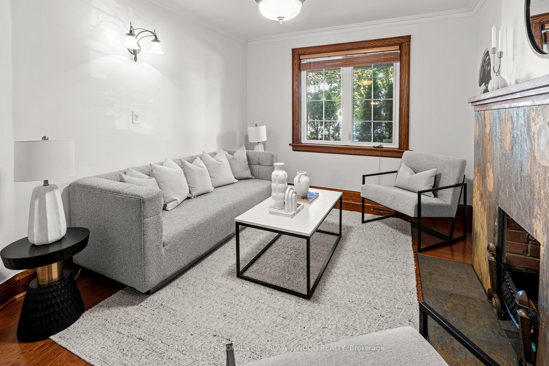 Photo 5 of 11 Winfield Avenue, Toronto, Runnymede-Bloor West Village — HOMEH