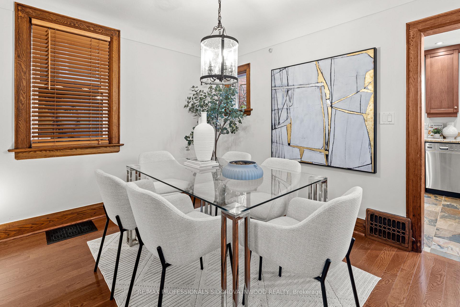 Photo 9 of 11 Winfield Avenue, Toronto, Runnymede-Bloor West Village — HOMEH