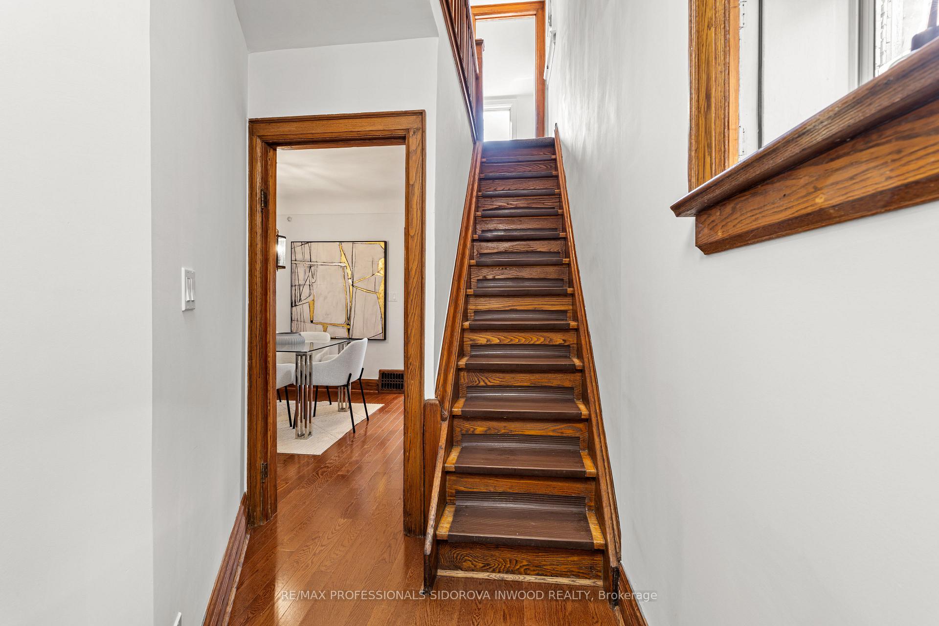 Photo 16 of 11 Winfield Avenue, Toronto, Runnymede-Bloor West Village — HOMEH