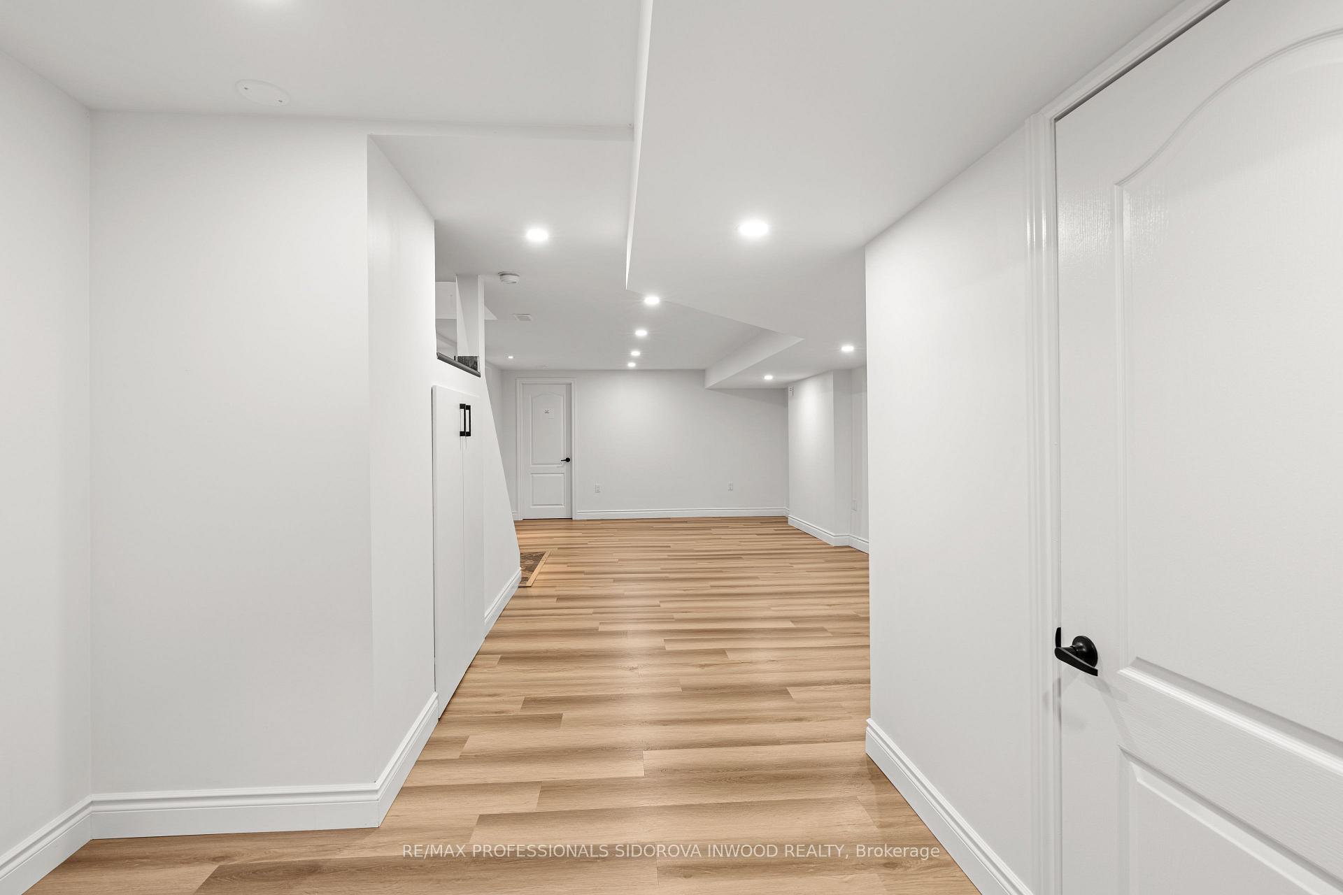 Photo 25 of 11 Winfield Avenue, Toronto, Runnymede-Bloor West Village — HOMEH