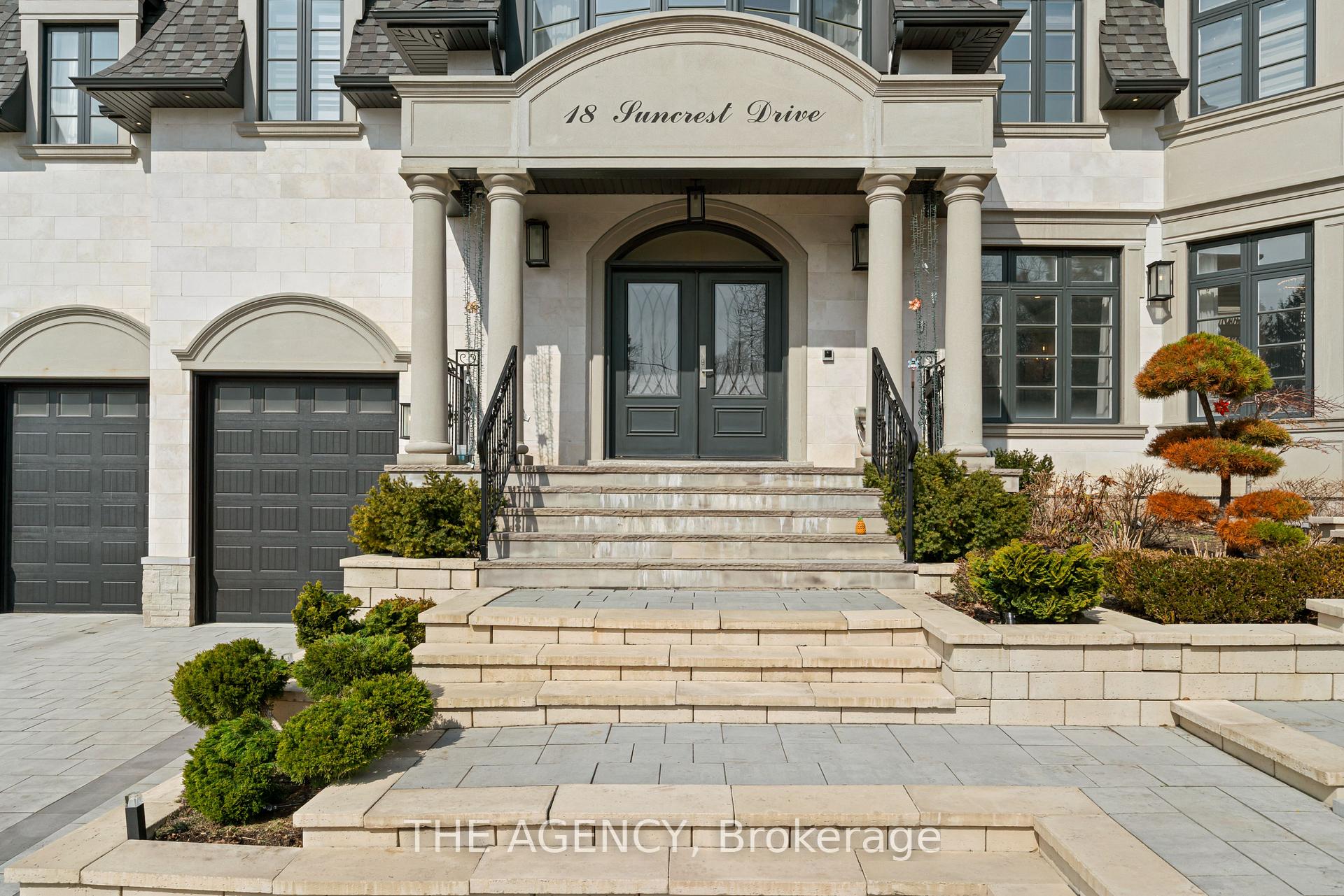 Photo 5 of 18 Suncrest Drive, North York, Bridle Path-Sunnybrook-York Mills — HOMEH