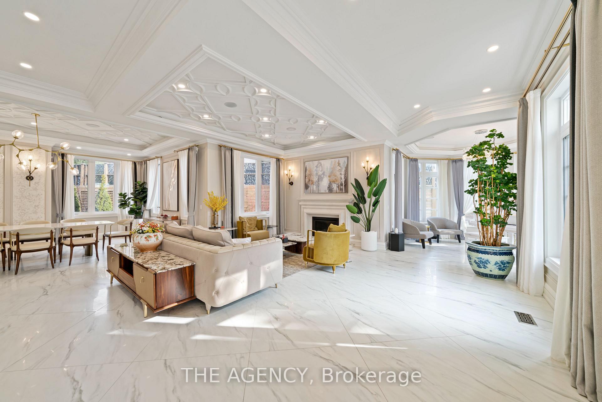 Photo 9 of 18 Suncrest Drive, North York, Bridle Path-Sunnybrook-York Mills — HOMEH