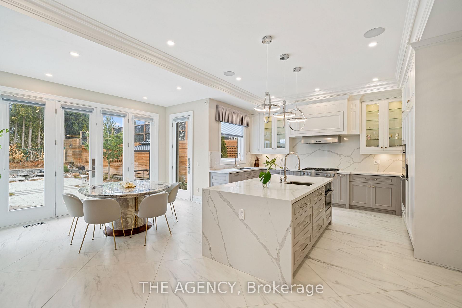 Photo 21 of 18 Suncrest Drive, North York, Bridle Path-Sunnybrook-York Mills — HOMEH