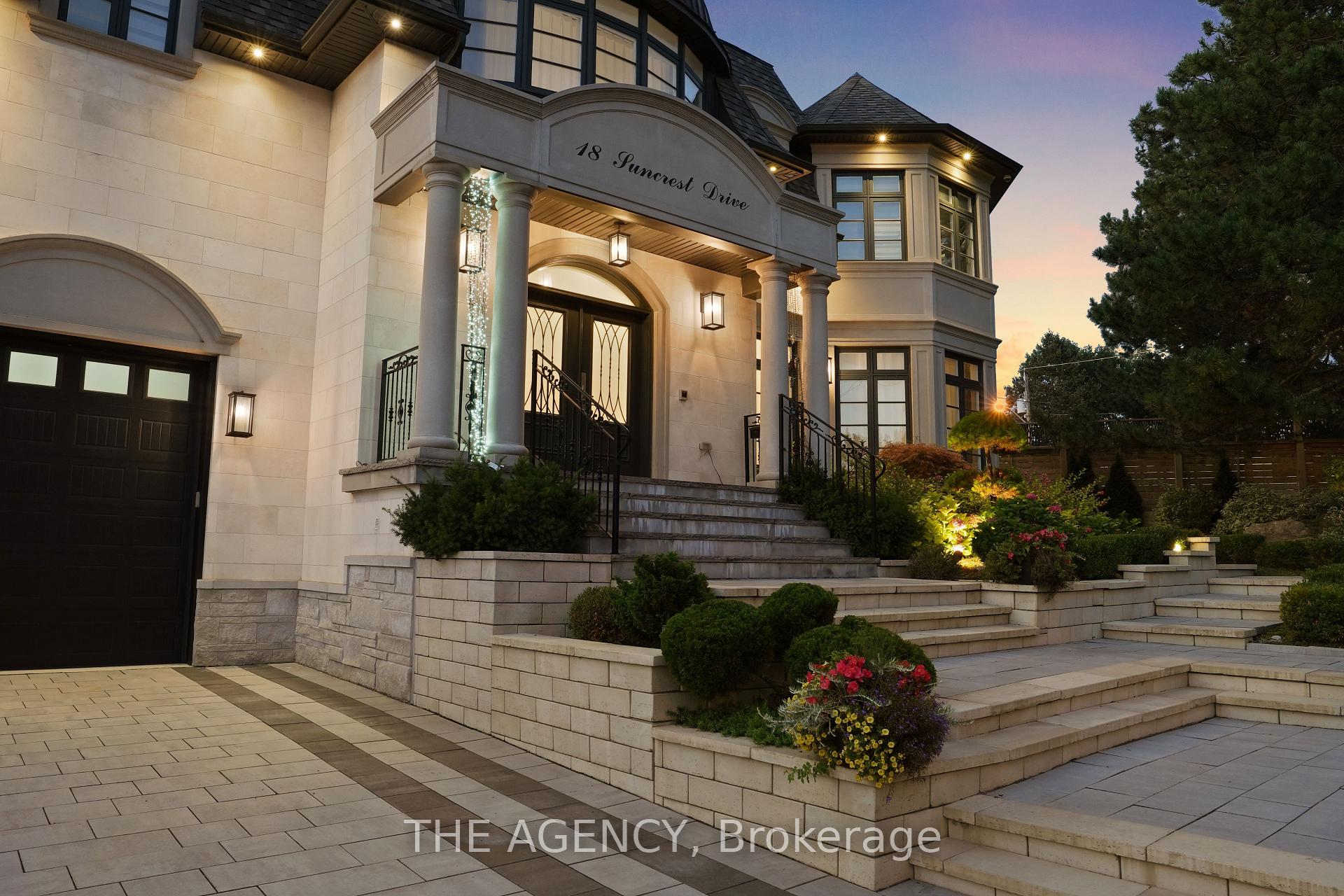 Photo 8 of 18 Suncrest Drive, North York, Bridle Path-Sunnybrook-York Mills — HOMEH