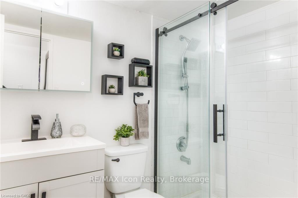 Photo 7 of Unit 402, 225 Harvard Place, Waterloo, Lincoln Heights — HOMEH