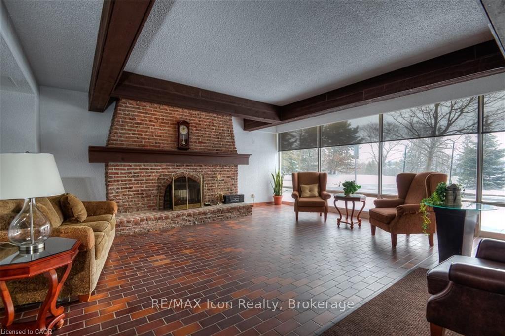 Photo 8 of Unit 402, 225 Harvard Place, Waterloo, Lincoln Heights — HOMEH