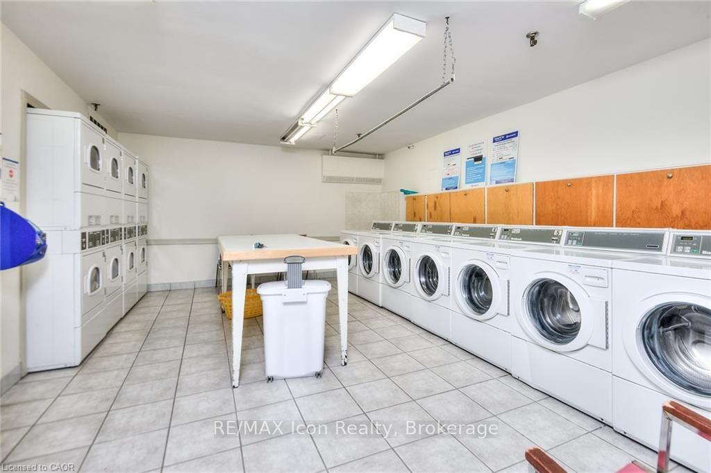 Photo 11 of Unit 402, 225 Harvard Place, Waterloo, Lincoln Heights — HOMEH