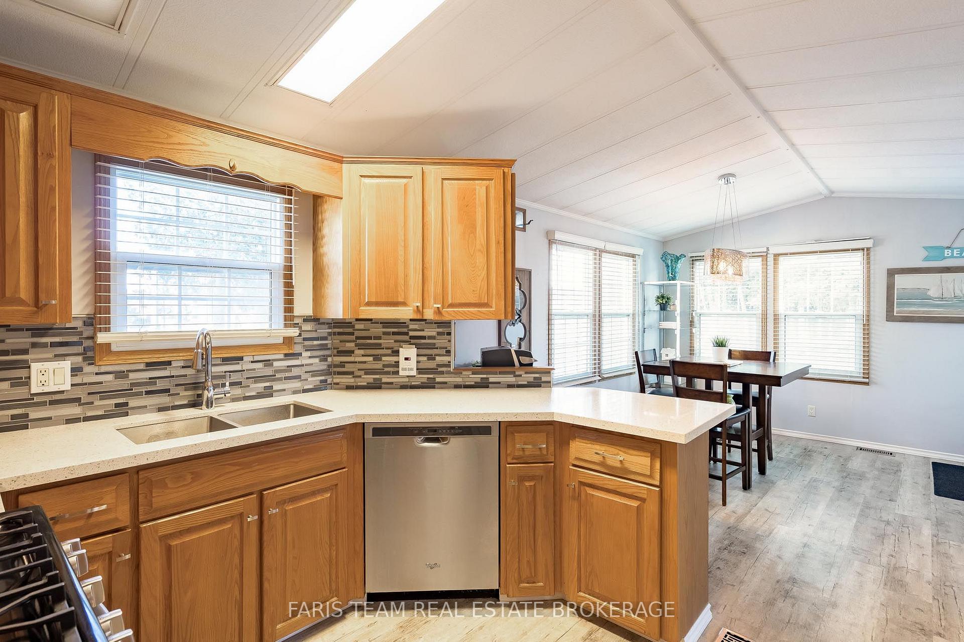 Photo 9 of 3 St James Place, Wasaga Beach — HOMEH