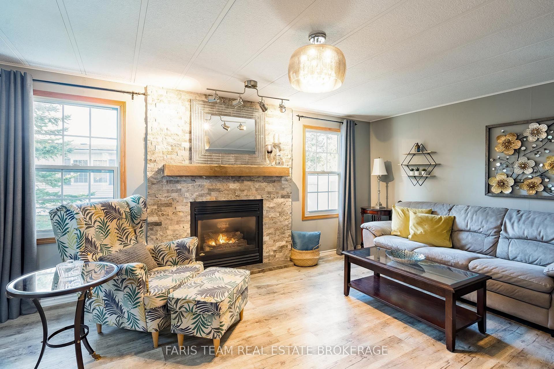 Photo 12 of 3 St James Place, Wasaga Beach — HOMEH