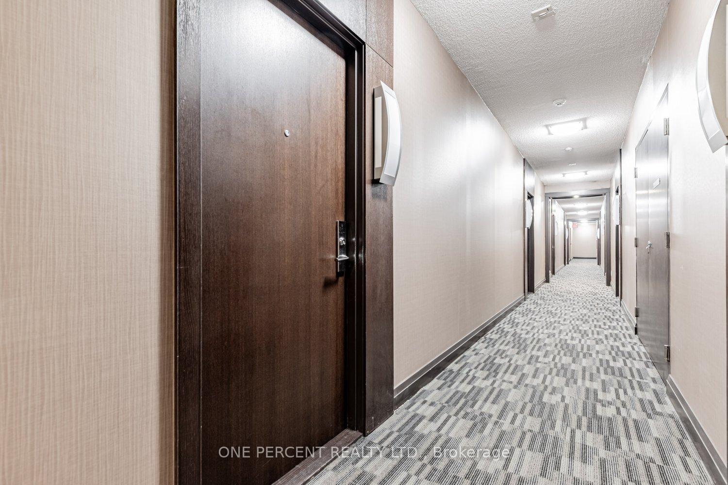 Photo 5 of Unit 401, 21 Upper Duke Crescent, Markham, Unionville — HOMEH