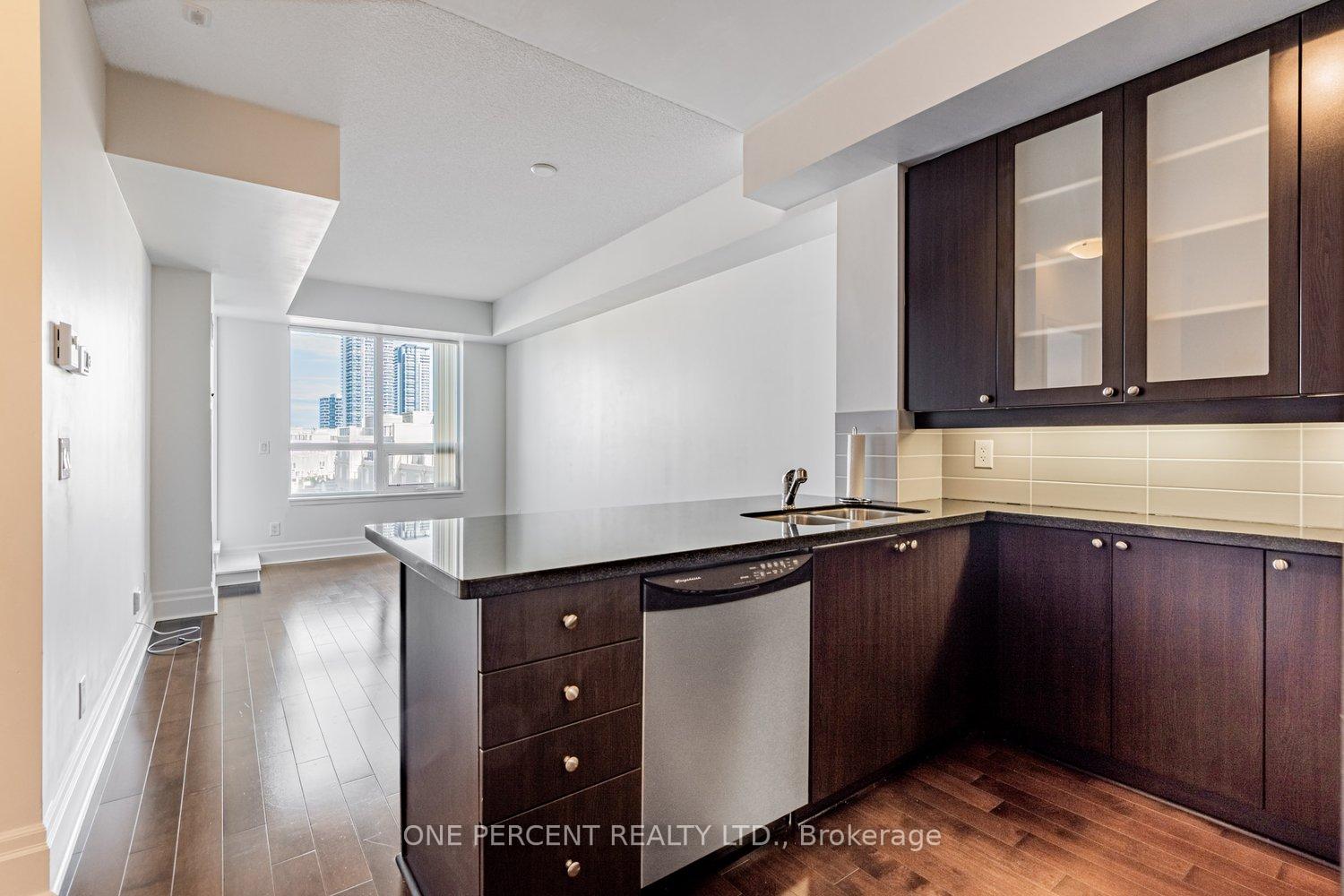 Photo 7 of Unit 401, 21 Upper Duke Crescent, Markham, Unionville — HOMEH