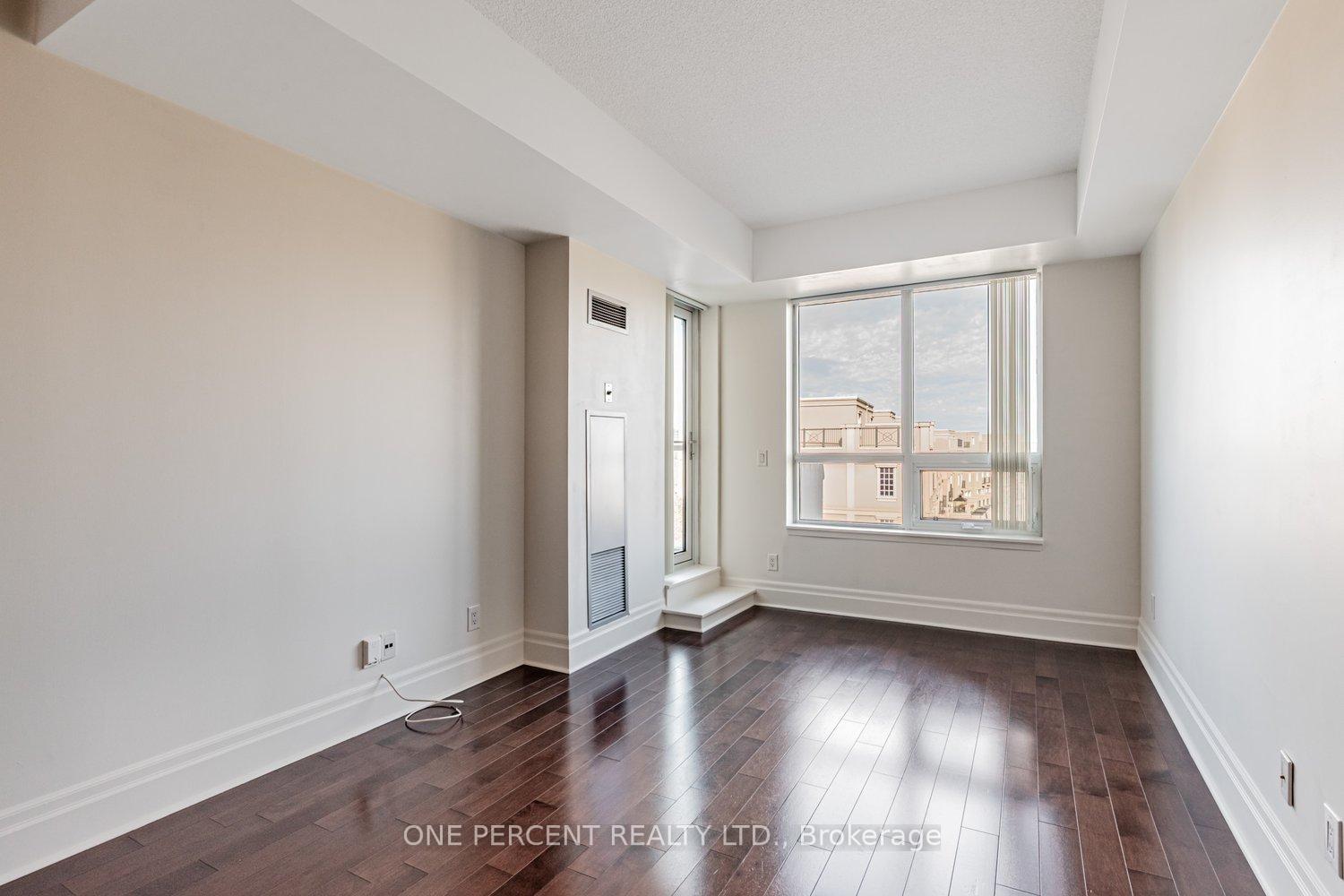 Photo 13 of Unit 401, 21 Upper Duke Crescent, Markham, Unionville — HOMEH