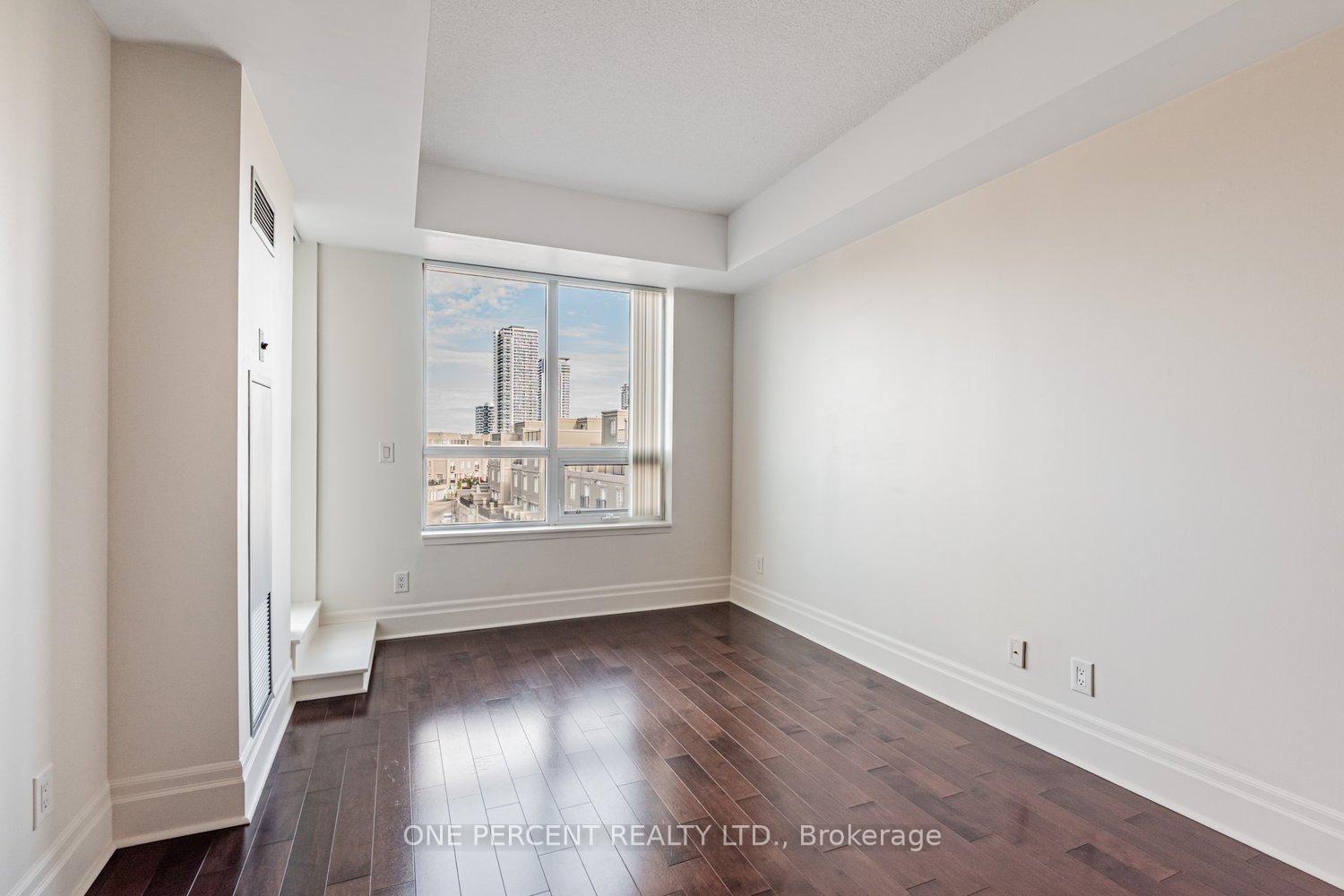 Photo 14 of Unit 401, 21 Upper Duke Crescent, Markham, Unionville — HOMEH