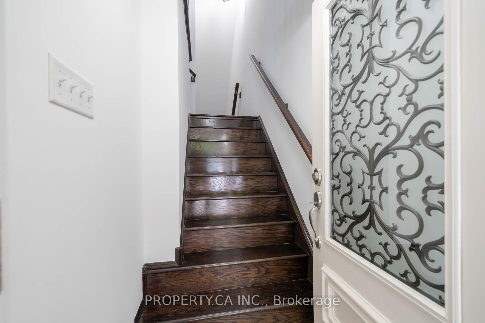 Photo 3 of 34 Ferguson Street, Scarborough, Clairlea-Birchmount — HOMEH