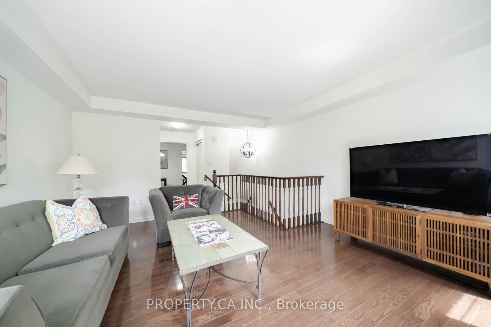 Photo 6 of 34 Ferguson Street, Scarborough, Clairlea-Birchmount — HOMEH