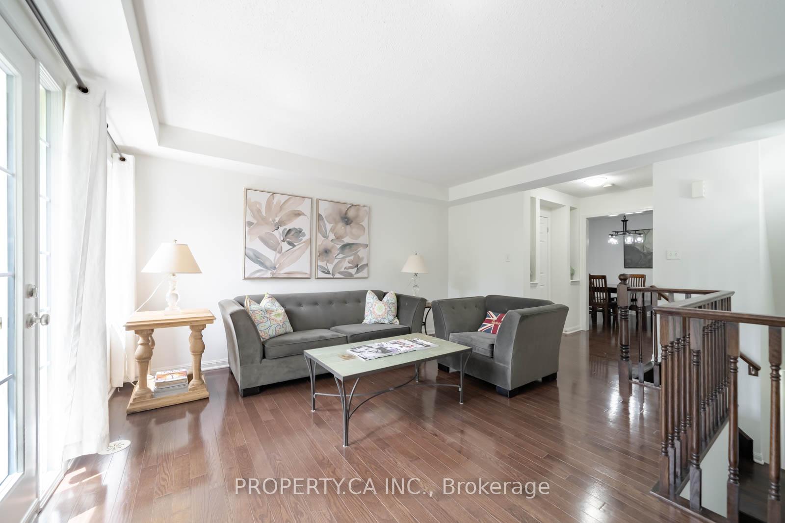 Photo 7 of 34 Ferguson Street, Scarborough, Clairlea-Birchmount — HOMEH