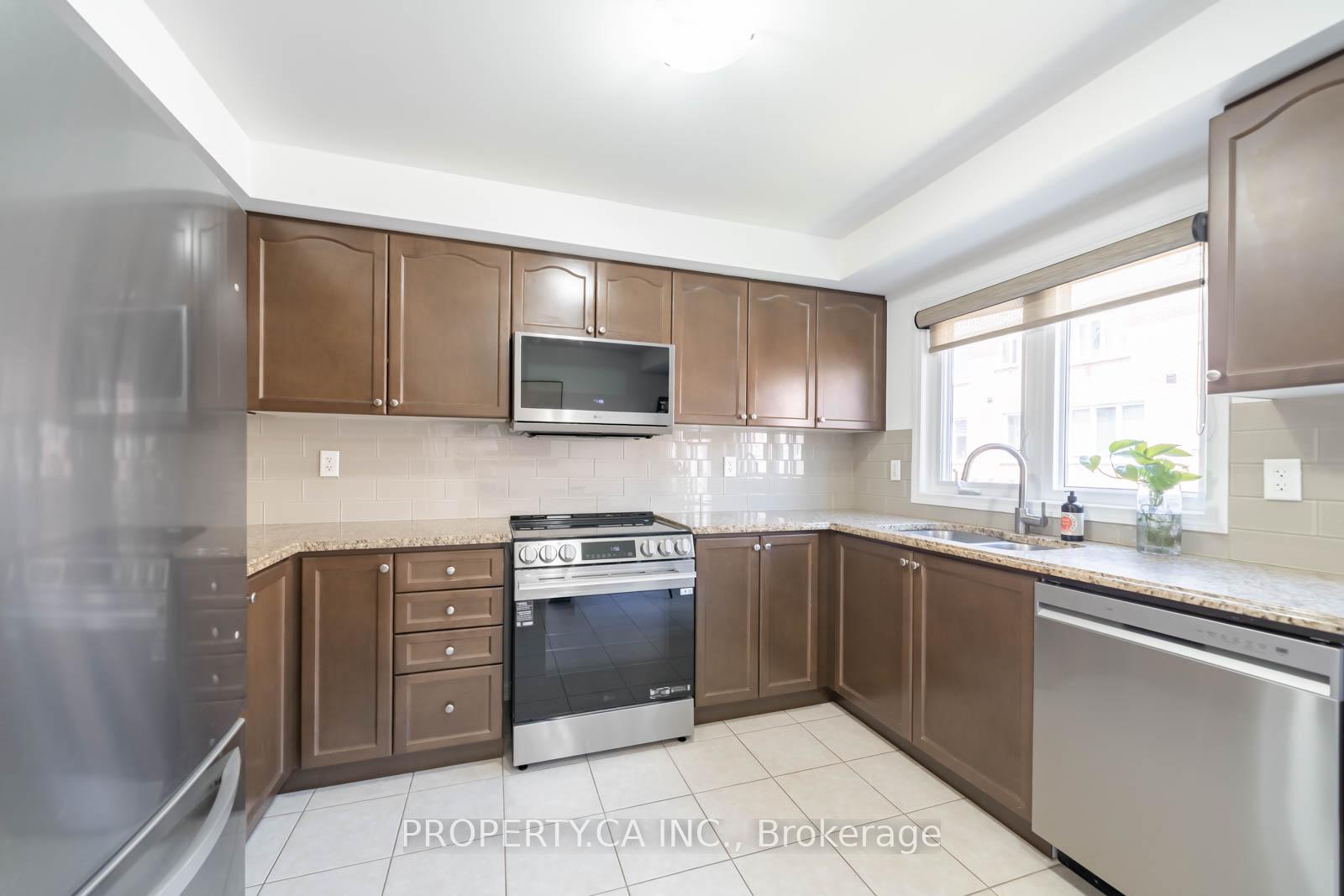 Photo 15 of 34 Ferguson Street, Scarborough, Clairlea-Birchmount — HOMEH