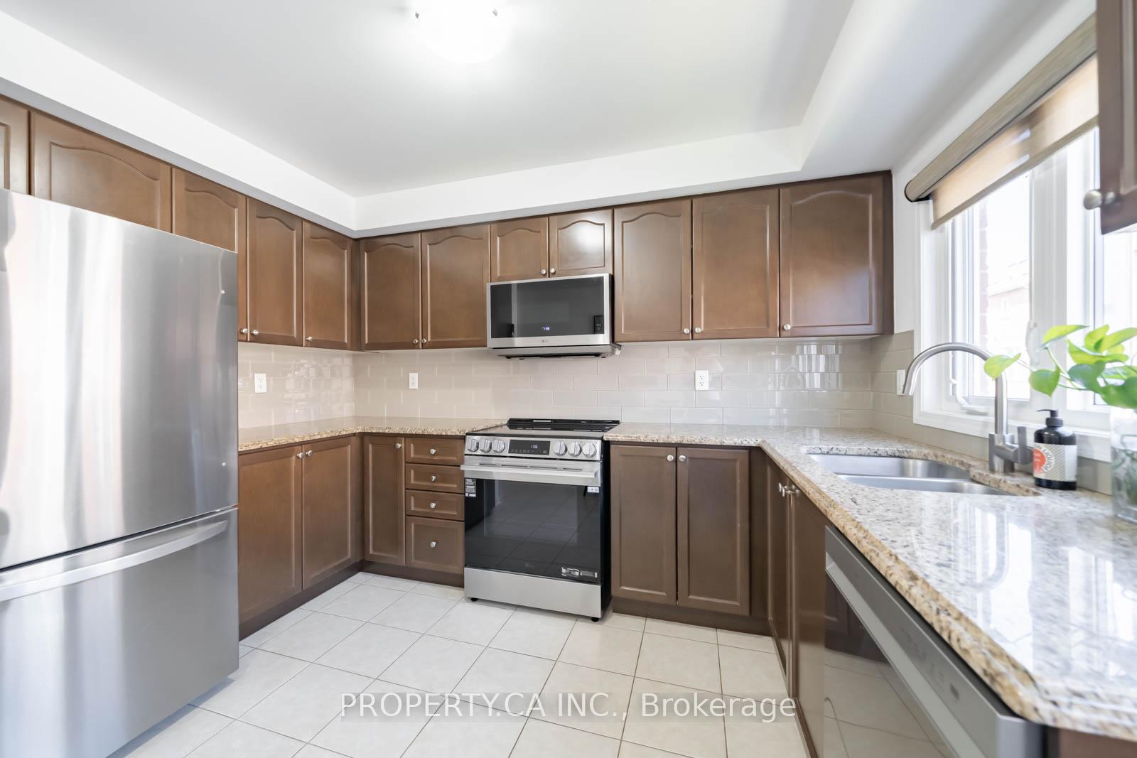 Photo 16 of 34 Ferguson Street, Scarborough, Clairlea-Birchmount — HOMEH