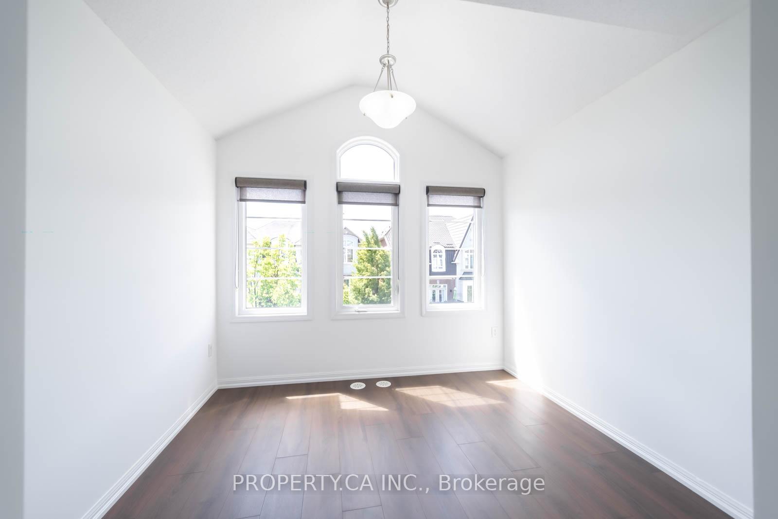 Photo 22 of 34 Ferguson Street, Scarborough, Clairlea-Birchmount — HOMEH