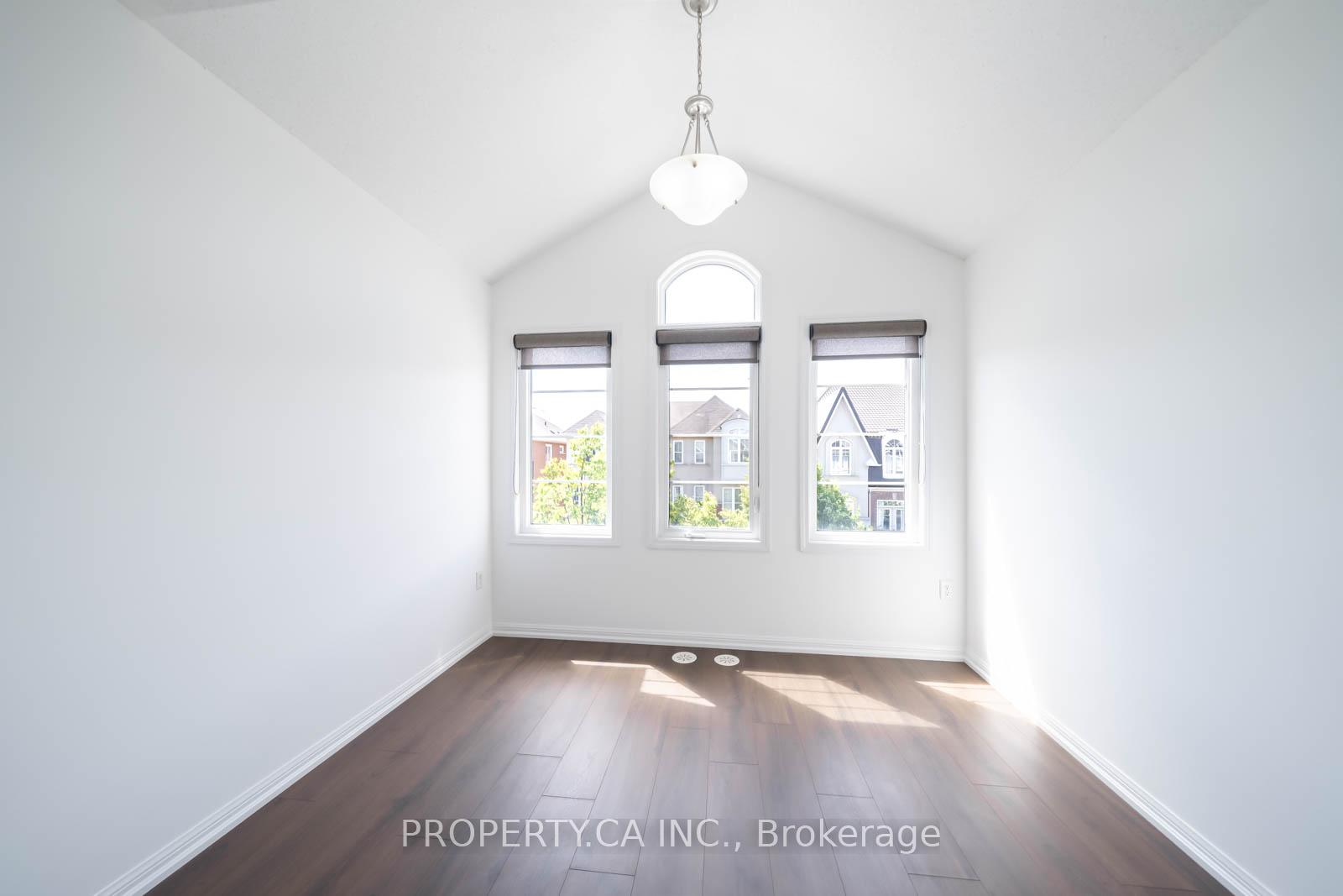 Photo 24 of 34 Ferguson Street, Scarborough, Clairlea-Birchmount — HOMEH