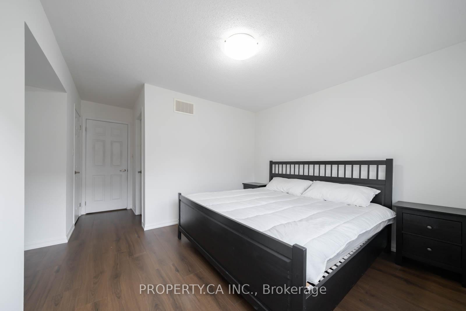 Photo 30 of 34 Ferguson Street, Scarborough, Clairlea-Birchmount — HOMEH