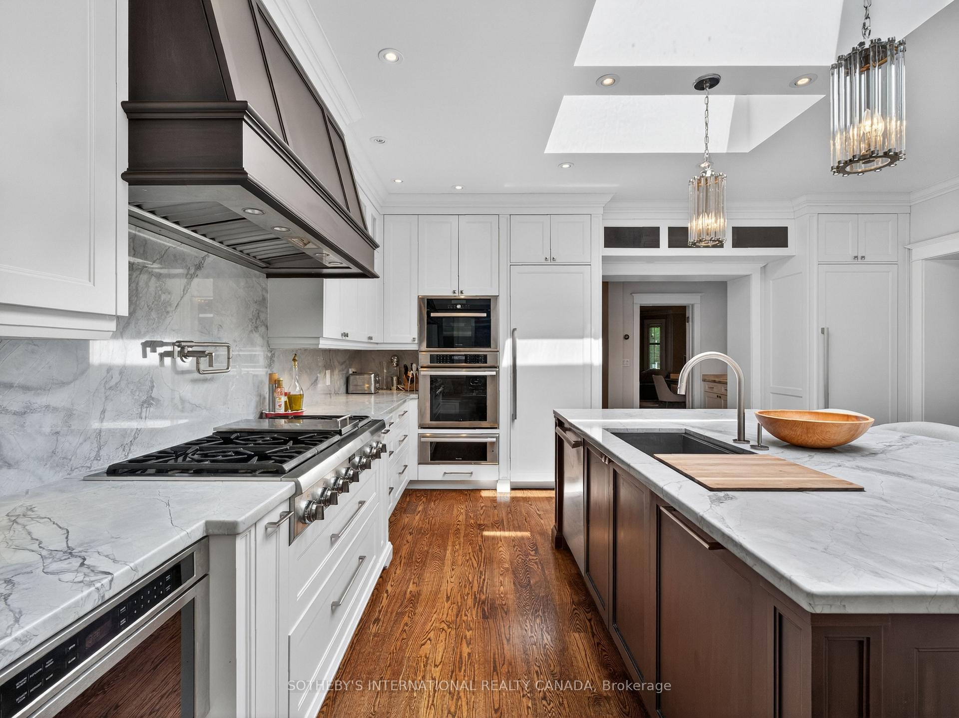 Photo 11 of 70 Oriole Road, Toronto, Yonge-St. Clair — HOMEH