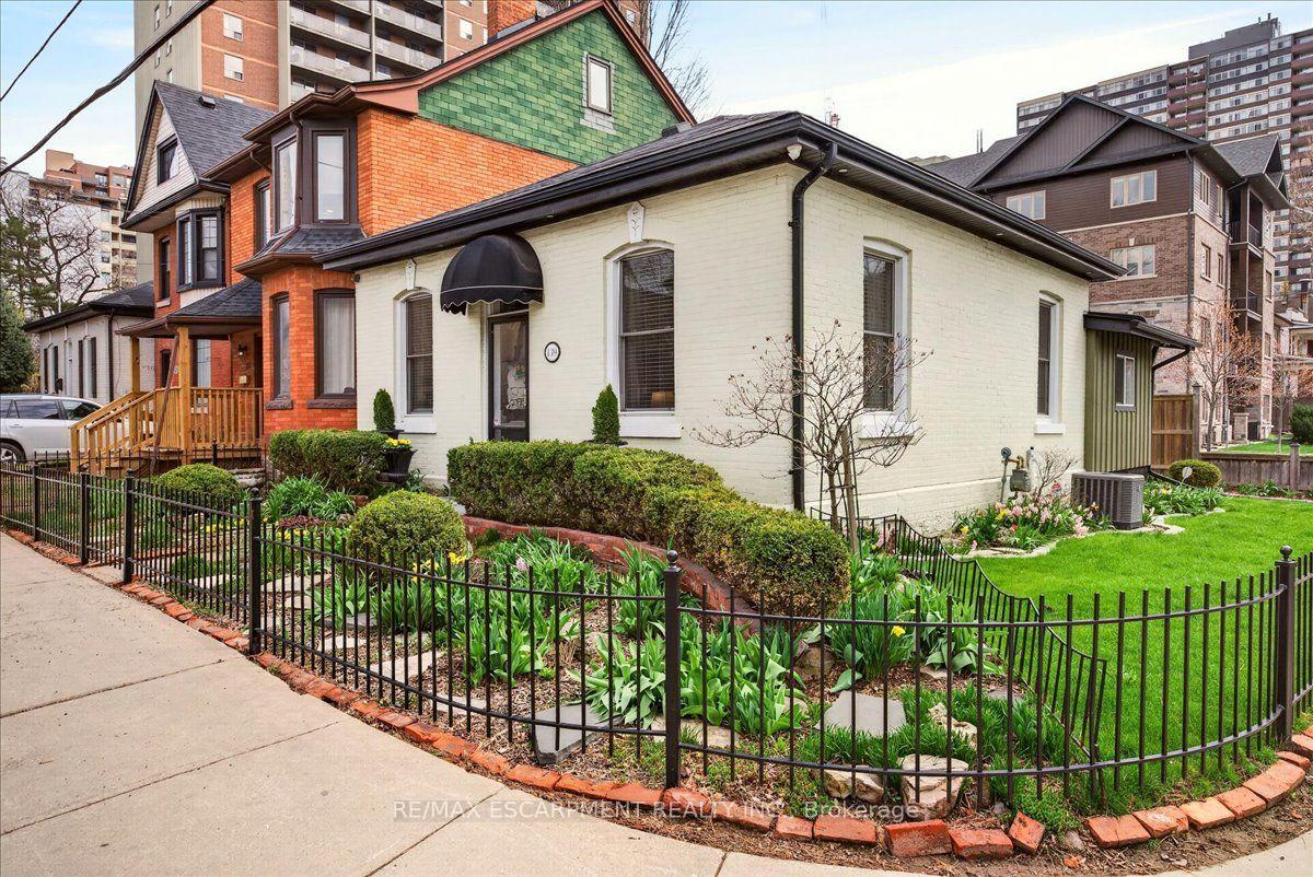 Photo 2 of 139 Queen Street S, Hamilton, Durand — HOMEH