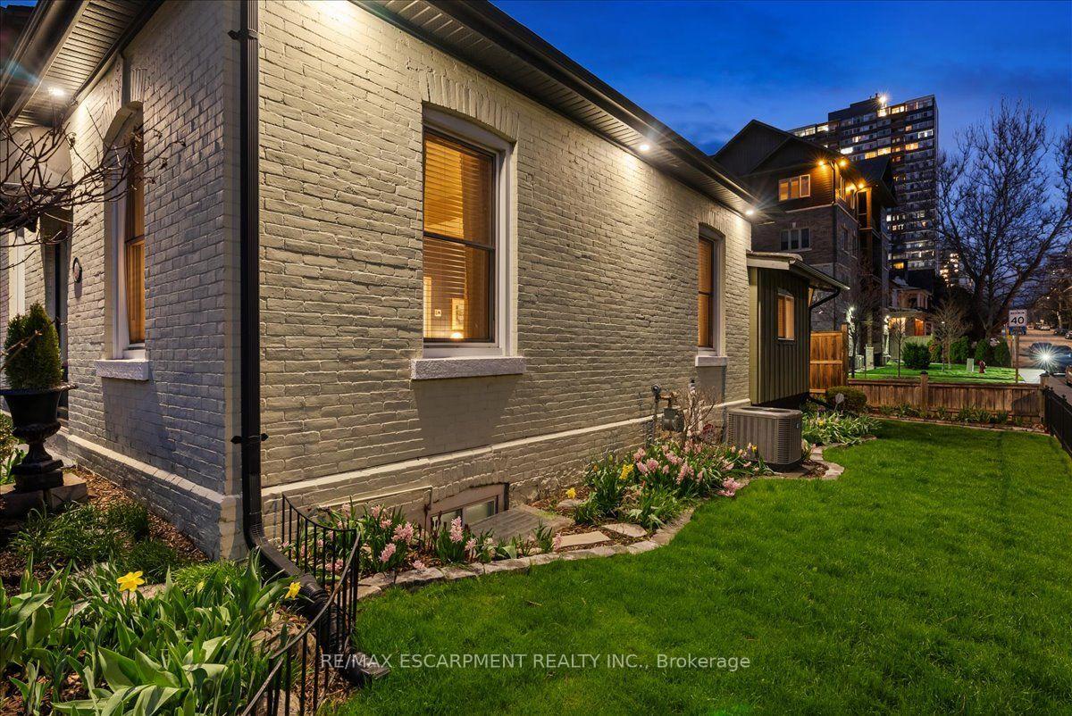 Photo 35 of 139 Queen Street S, Hamilton, Durand — HOMEH