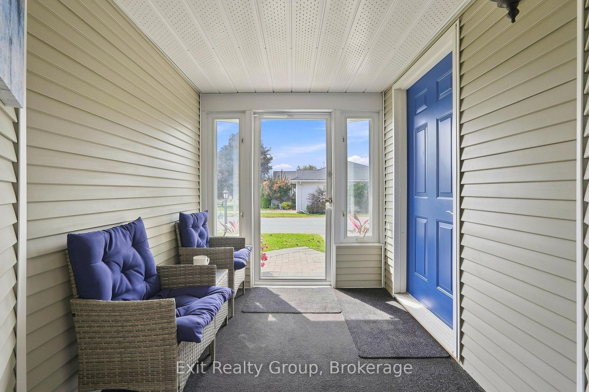Photo 10 of 6 Heritage Drive, Prince Edward County, Wellington — HOMEH