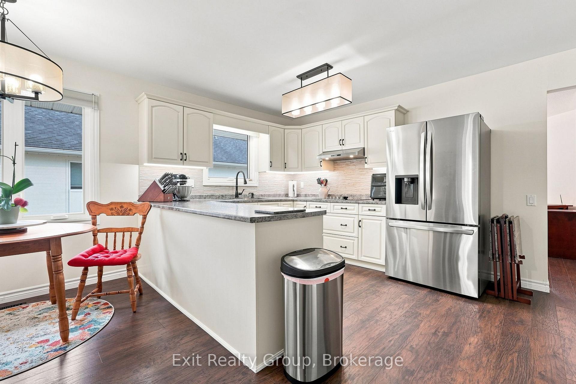 Photo 26 of 6 Heritage Drive, Prince Edward County, Wellington — HOMEH