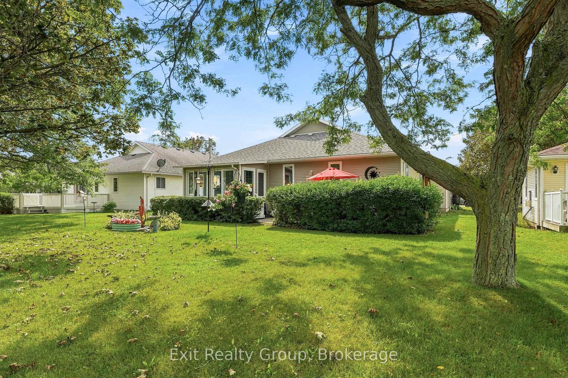 Photo 48 of 6 Heritage Drive, Prince Edward County, Wellington — HOMEH