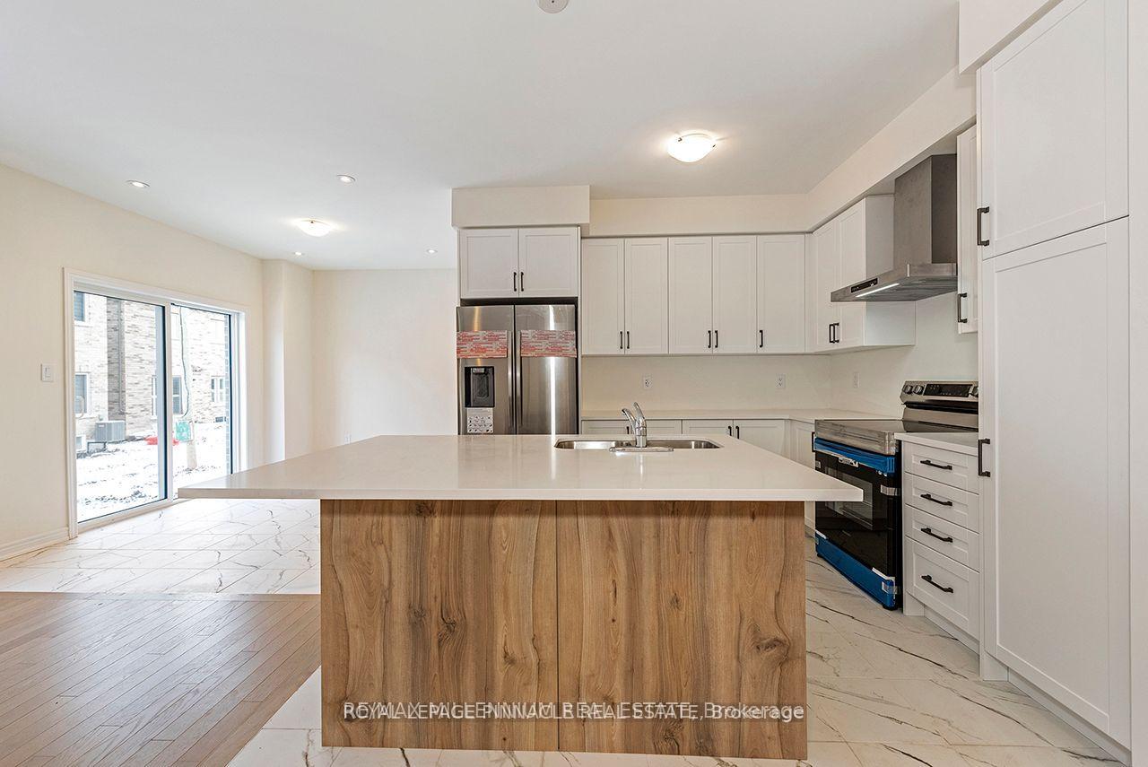 Photo 5 of 3904 Koenig Road, Burlington, Alton — HOMEH