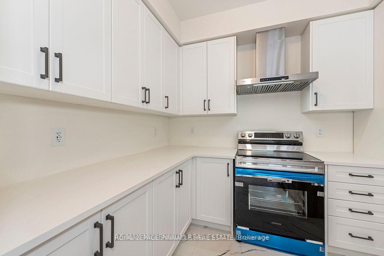 Photo 6 of 3904 Koenig Road, Burlington, Alton — HOMEH