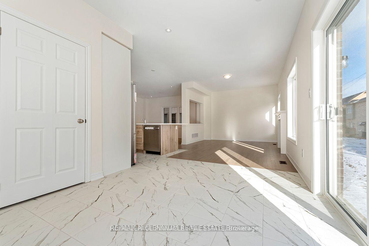 Photo 9 of 3904 Koenig Road, Burlington, Alton — HOMEH