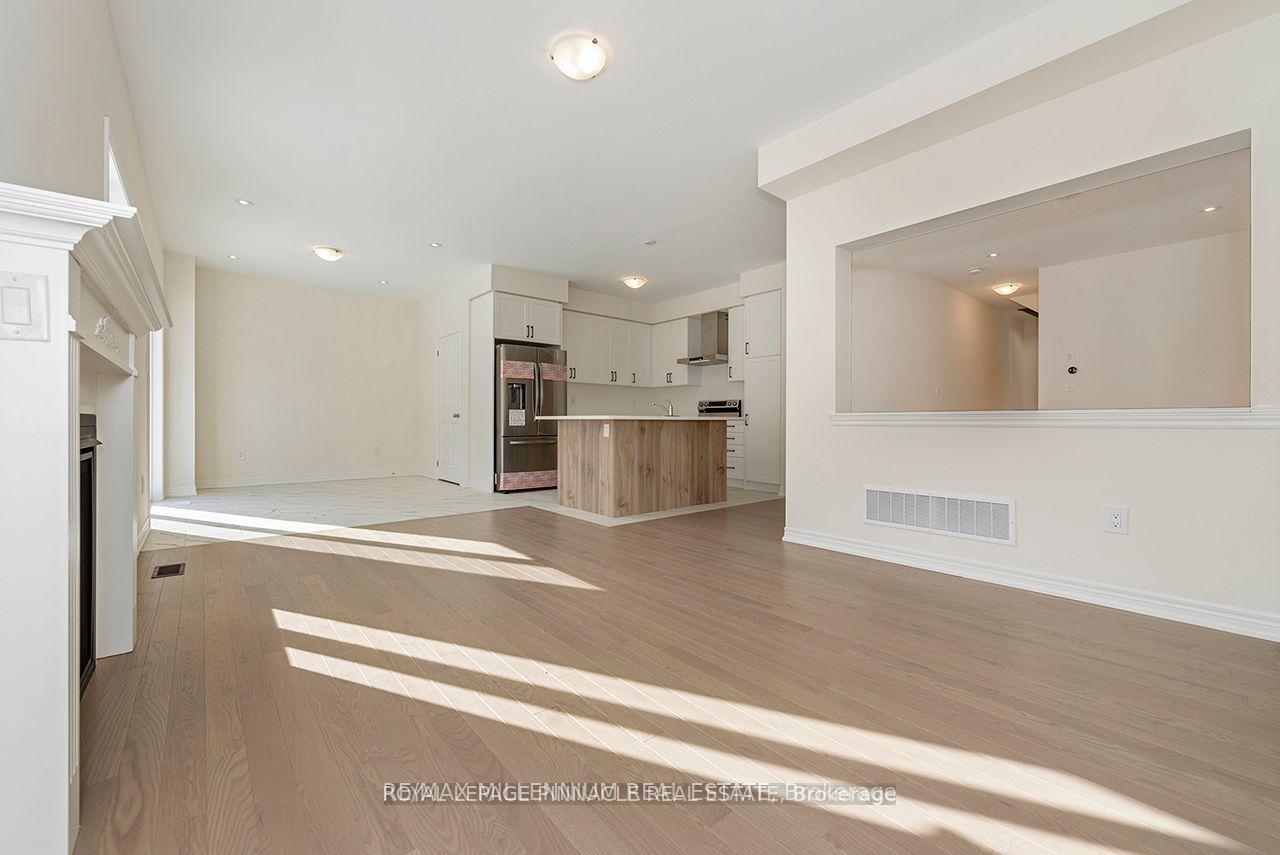 Photo 11 of 3904 Koenig Road, Burlington, Alton — HOMEH