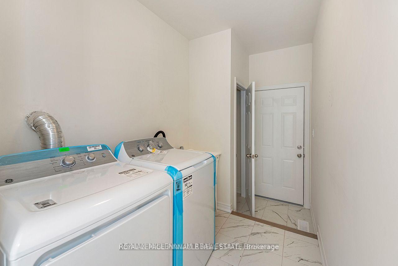Photo 15 of 3904 Koenig Road, Burlington, Alton — HOMEH